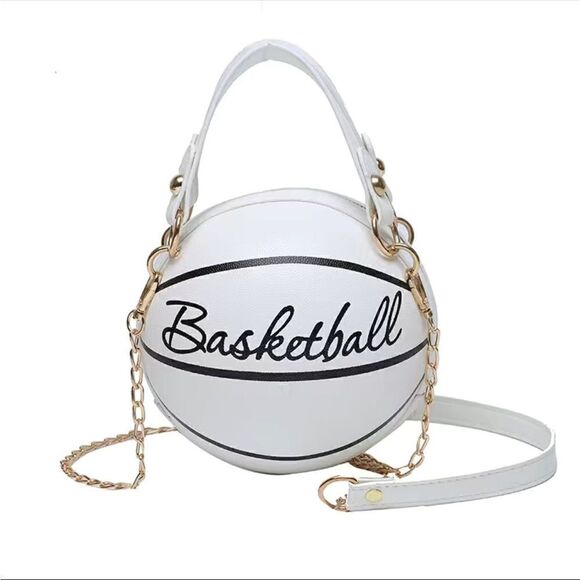 🔥🔥 Adorable mini basketball, purse measurements, in pictures. Fits alot. - Picture 2 of 8